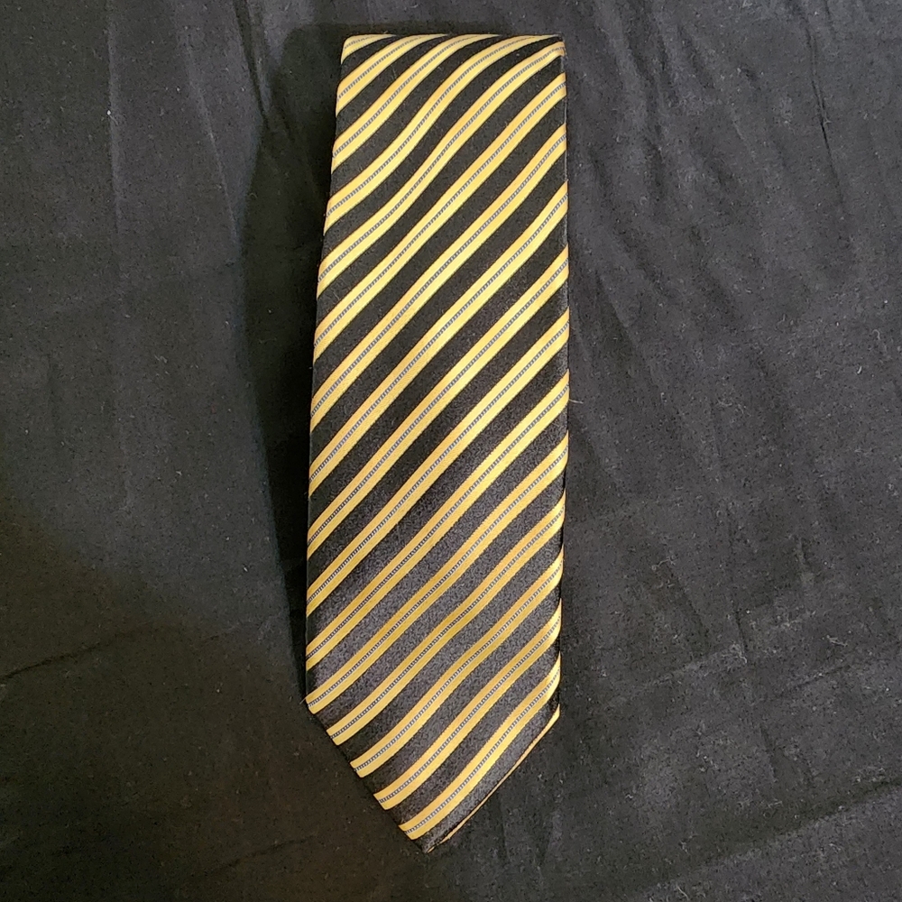 Vintage Sean John, Tie, 100% sil.  Black with gold, 60x3.5 in